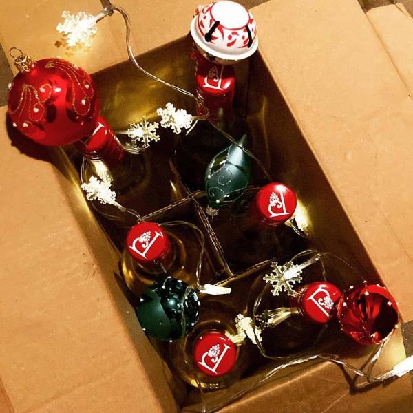 Vánoční krabice s vínem